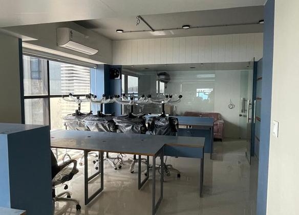 Gala Empire, Thaltej