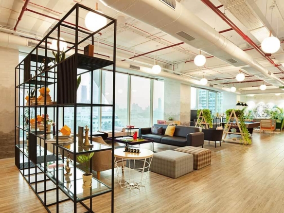 Cowrks, Hiranandani Gardens, Powai, Mumbai