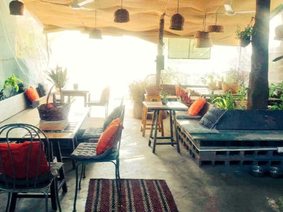 At 101 workshare vibe, Aram Nagar part II, Versova, Mumbai