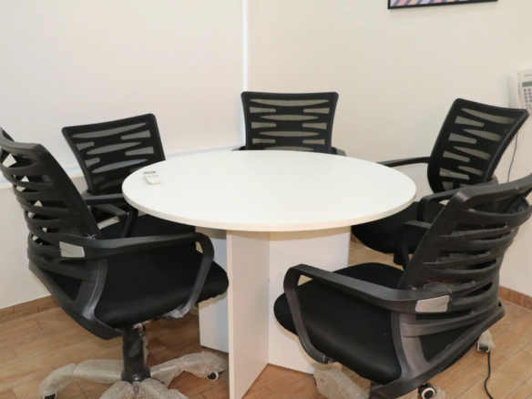 5 Seater Meeting Room | Sspacia - Agarwalcomplex