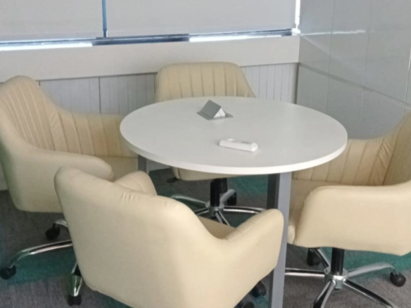 4 Seater Meeting Room at sspacia - Premier House